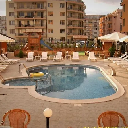 아파트 Family Hotel Megas *