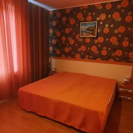 아파트 Family Hotel Megas
