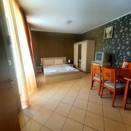 Family Hotel Megas 아파트 *