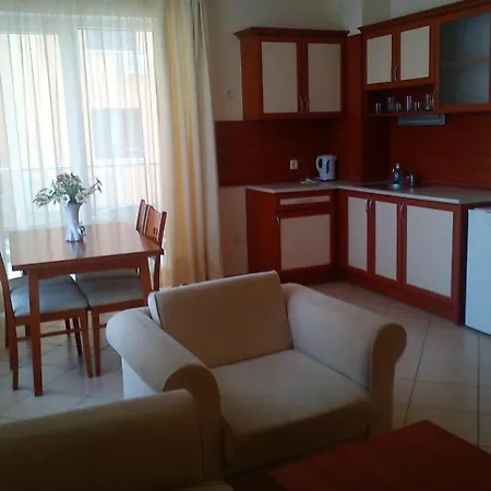 Family Hotel Megas 아파트 *